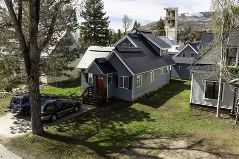 Just 2 blocks off of the main street of Steamboat Springs, Lincoln Ave/Hwy 40, and dead center of town,, this is the most sought after and rarely offered location in downtown. A short 1 minute walk puts you in the middle of restaurants, shops, art ga...