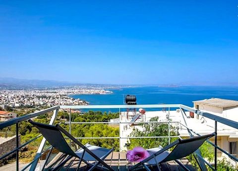 Two villas with majestic view of Chania City and at 4 min by car to the city centre. First villa is 110sqm with 2 bedrooms, and 2 bathrooms, living room, kitchen area and large balconies. Second villa is 160sqm, with 3 bedrooms, and 2 bathrooms, livi...