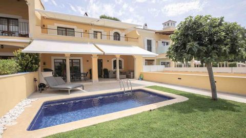 Mallorca property: This well-kept terraced house is located in a residential complex in the 1st sea line of Nova Santa Ponsa, in the south-west of Mallorca.This charming Mallorca property offers a plot of approx. 500 m2, a constructed area of approx....