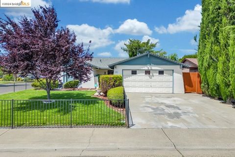 Welcome to this meticulously maintained one-story home nestled on a corner lot, boasting pride of ownership from its original and only owner. This residence invites you to explore its versatile open floor plan, offering endless possibilities for livi...