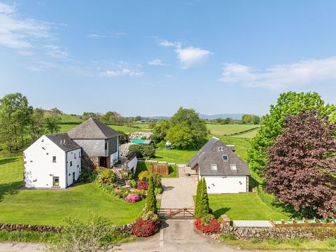 Dippin Lodge is built on the site of an ancient threshing mill and is an extremely desirable detached family home surrounded by glorious countryside.  The property is set in substantial garden grounds, and is within easy commuting distance of Stirlin...