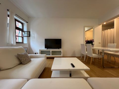 This great flat offers you accommodation in an absolutely central location within Leipzig's inner city ring and very close to Leipzig's main railway station with the following special features: Furnished flat (65 m²) with a living room and a bedroom ...