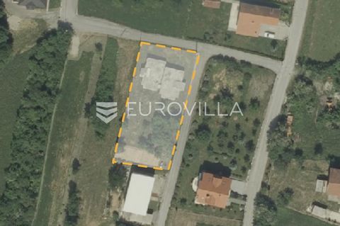 Zagreb, Gornja Dubrava, Novoselec, Krča, a building plot of 1152 m2 is for sale with the construction of two buildings with a floor plan area of 168 m2 started. The plot has a gentle slope, a regular rectangular shape, bordered by two streets on the ...