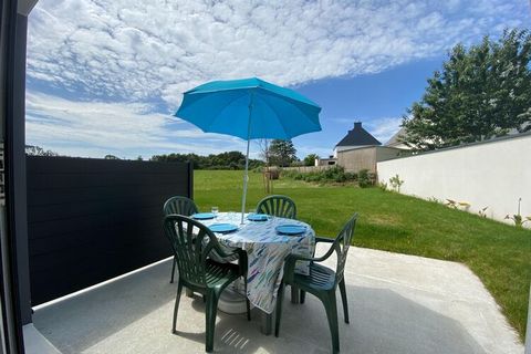 Appartamento moderno completamente nuovo. Arredato e accogliente, è una buona alternativa alla camera d'albergo. Dotato di un giardino con terrazza privata esposta a sud, avrete la possibilità di ammirare il tramonto se il tempo lo permette. Situato ...