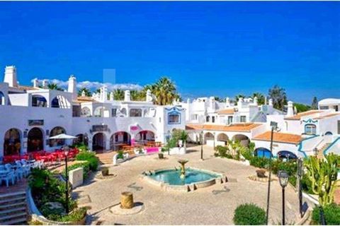 This is a large restaurant located at Monte Carvoeiro. A very popular area of Carvoeiro that currently has several bars and restaurants. It is especially popular with holiday makers as the area is surrounded by apartments and holiday villas. The rest...