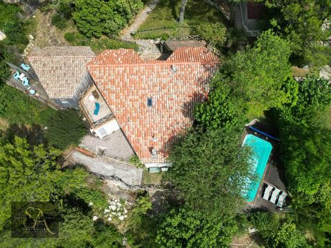 Dpt Aude (11), à vendre proche Carcassonne propriété avec piscine sur un terrain de 1550m²