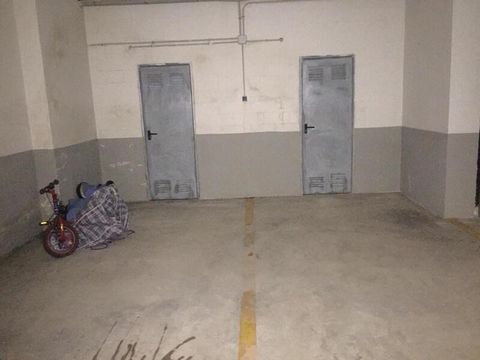 ¿Quieres comprar plaza de parking en Xirivella? Excelente oportunidad de adquirir en propiedad esta plaza de parking con una superficie de 31 m² ubicada en la localidad de Xirivella, provincia de Valencia. Dispone de buenos accesos, maniobrabilidad y...
