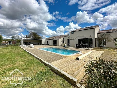 SAINT LEGER DE MONTBRUN, maison moderne de 125 m2, avec piscine et extension de 29 m2 à aménager en espace nuit