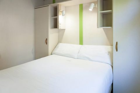 El Camping platja Cambrils está situado a 200 metros de la Platja de l’Esquirol y a 1 km del centro de Cambrils. Todos los bungalows están equipados con calefacción y también hay parcelas para tiendas de campaña. Bungalow de 24m2 con capacidad máxima...