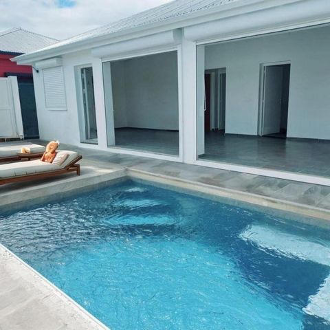 Maison plain pied, piscine à vendre 3 pièces SAINTE ANNE (971)