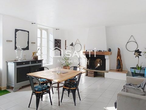 Maison en pierre, très lumineuse, quatre chambres et plus, grands volumes, proche commodités et bord de conche !!