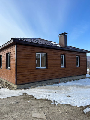 Арт. 96805463 В продаже уютный загородный дом . расположенный в посёлке Сукко Анапского района . на участке 6.5 соток. В доме три комнаты, просторная кухня гостинная 20 кв м. В доме электроотопление . тёплый пол. проведён интернет . телевидение. Крас...