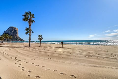 Única: ¡lujosa y confortable villa con piscina privada en la Costa Blanca! Villa Clem es una novísima villa independiente en Calpe con distintas vistas. Por un lado, vistas en dirección a la playa; por el otro, unas relajantes vistas panorámicas a la...