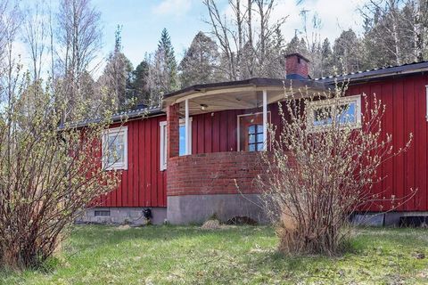 Nicely furnished villa north of Billingsfors with lovely lake views of Bengtsbrohöljen. The house is centrally yet remote in scenic Dalsland with proximity to everything you might need for a wonderful holiday. Walk and cycling distance to many attrac...