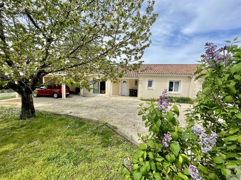 Contemporary house from 2005, entirely on one level, 155m2 of living space, located in a peaceful area of Bergerac. This charming property offers a bright living space including an entrance, a kitchen open to a large living room. It also has a master...