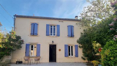 Impeccably renovated and meticulously maintained, this exquisite 4-bedroom 'Maison de maître' boasts a separate 2-bedroom guest cottage. Every detail has been carefully considered in the restoration of this property, preserving numerous original feat...