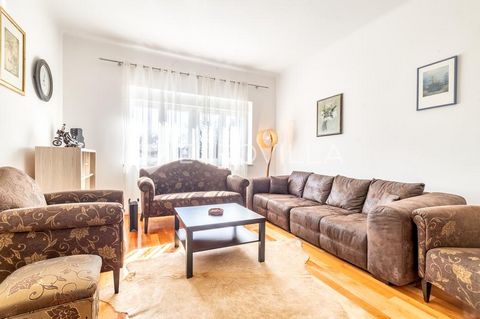 Comfortable and spacious two-room apartment of 63 m2 located on the first floor of a well-maintained and representative building. This elegant home offers the perfect blend of functionality, comfort and timeless charm. The apartment consists of a spa...