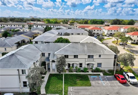 Discover this charming 2-bedroom, 2.5-bathroom townhome featuring an open-concept layout perfect for modern living. This well-maintained home boasts a spacious living area, a fully equipped kitchen, and the convenience of an in-unit washer and dryer....