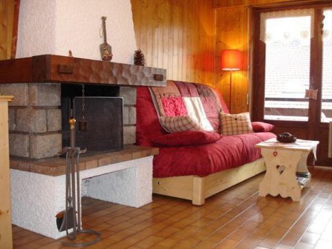 Residence Bellachat, with a lift, is located in Le Grand Bornand Village, 200 meters to the Tourist Information center, the resorts shops and restaurants. Ski slopes are 800 meters away and you'll find the closest skibus stop only 20 meters from your...