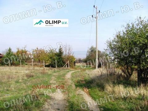 Plot of land in a nice, central location, close to the main street and Lomsko shose. Built communications - electricity and water. Asphalt access, face 30 m. The allocation for the plot is Zhm -/ residential small-rise construction with indicators - ...