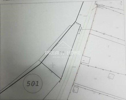 Ref. ID: 123 Plot for sale in the village of Petlino. The property has an area of 400 sq.m., electricity and water pass nearby. The plot is in a quiet and peaceful place, suitable for residential construction.