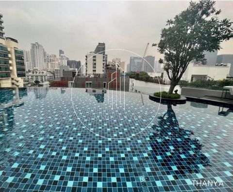 IN BANGKOK IN THE CITY CENTER IN THE RESIDENCES 15 SUKHUMVIT with swimming pool, gym, jacuzzi, sauna, garden, caretaker. APARTMENT OF 92.71 M2 with equipped kitchen, double living room, 2 parental suites.parking space. location 500 m from BTS Nana an...
