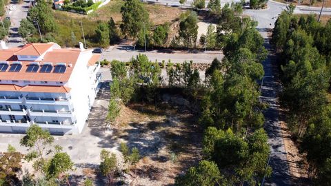 Plot of 300m2 of land with the possibility of building a 6 apartments building (similar to the neighbouring building) or for a house with a large surface area. This plot has a privileged location in the center of Vila de Rei, a village with easy acce...