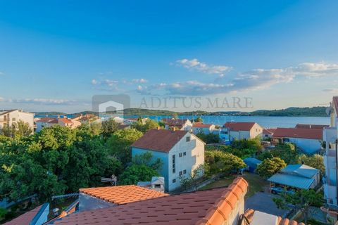 Three bedroom apartments and a garage for sale in a building located in Srima near Vodice. The building is located near the beach (about 30 m) and some apartments have a sea view. The center of Srima is about 500 m away from the building. The apartme...