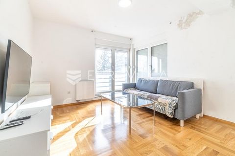 Zagreb, Vrapče, Ilica, functional three-room apartment NKP 80m2 with attached parking space. Location: It is located on excellent road connections, giving you quick and easy access to all parts of the city. In the immediate vicinity there are shops, ...