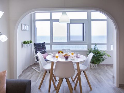 Newly renovated apartment with sea views. Located on the seafront, where you can enjoy wonderful days of relaxation and tranquility in one of the best