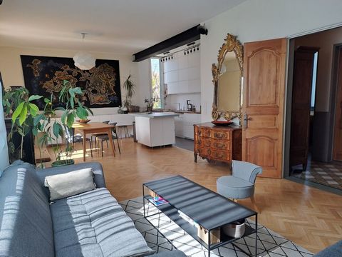 Are you looking to buy an apartment with a garden and all the benefits of a town house with the cachet of an old house, in the heart of the historical city of Aix-en-Provence and in a quiet location?In the Indochine district, 10 minutes' walk from th...