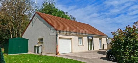 REF 18631 FB - Near DOLE - 5 minutes from Dole with quick access to the cycle route. Nestled on a pleasant enclosed plot of 650 m², come and discover this comfortable house entirely on one level. It offers a spacious living room with equipped kitchen...