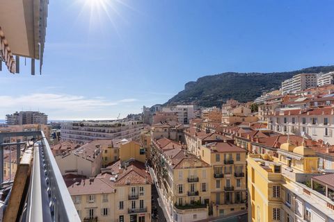 In the heart of Monte-Carlo, in a residence offering 24/7 concierge service, beautiful 2 bedroom apartment entirely renovated and close to all amenities (local shops, schools, transport, train station). The apartment has excellent exposure, providing...