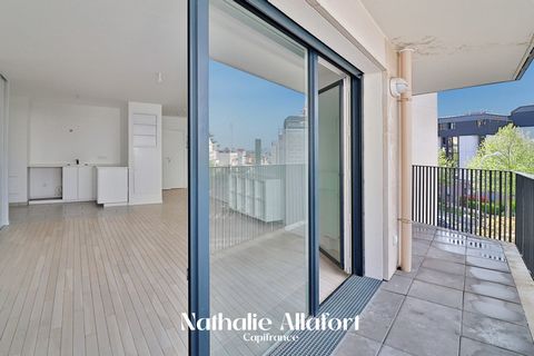 Dpt Hauts de Seine (92), à vendre CHATILLON appartement T2 avec balcon