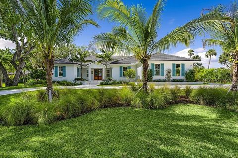 STUNNING New Construction masterpiece in sought after location - walk to beach, bike to farmer’s market, golf cart to the finest restaurants & shops in Vero! Well-known local builder spared no expense - fine finishes and upgrades throughout! 4 en-sui...