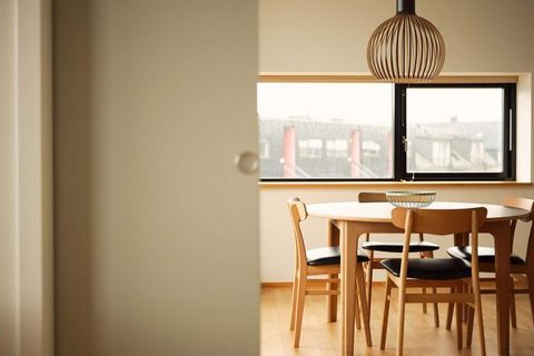 Gönnen Sie sich modernen Komfort in diesem Apartment mit stilvollem Design und atemberaubender Aussicht zu Meer und Gebirge! Es hat ein Schlafzimmer und liegt in Stoffalág, Tórshavn. Ein ruhiger Rückzugsort für Erholungssuchende. Entspannen Sie sich ...