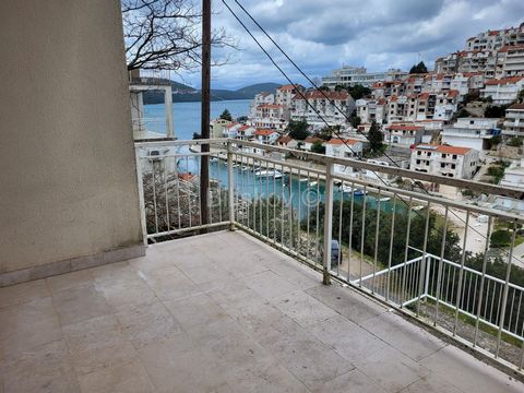 Neum, we are selling a semi-detached house in the second row, 60m away from the beach. In the basement (due to the configuration of the terrain, it is essentially a ground floor) there is a 25m2 studio apartment in front of which is a terrace with a ...