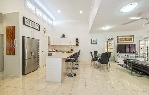 This is an immaculately presented light and airy steel-frame home with high ceilings situated in a gated community in one of the best locations around. Just metres to the beach and boat ramp with a resort style pool and barbeque area in the complex, ...