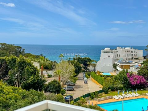 Bem-vindo a este apartamento novo e de alta qualidade em Albufeira com vista para o mar! Apesar da sua proximidade imediata da praia (aprox. 300 m) e do centro da vibrante cidade velha de Albufeira no Algarve (a praça principal na praia fica a aprox....