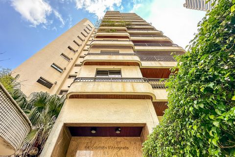 Odkryj urok i elegancję miejskiego życia w São Paulo dzięki temu wspaniałemu apartamentowi o powierzchni 200 m², niedawno odnowionemu, położonemu w prestiżowej dzielnicy Campo Belo. Idealna dla osób poszukujących komfortu i wyrafinowania, ta nierucho...