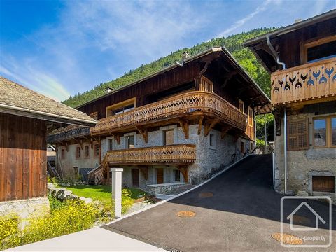 Absolutely every care has been taken in the renovation of this first floor apartment in a traditional farm-style building, from the choice of the beautiful natural materials employed, to its concept as a sustainably-run ecological mountain retreat. A...