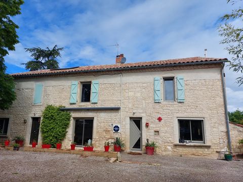 Situated in the golden triangle between Cordes and Gaillac, this stunning exposed stone property with nearly 10 acres of attached, fenced pasture land has been renovated in the last 7 years without losing any of its charm. The property offers 7 bedro...