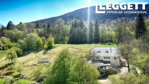 A28907MAS73 - Of all the very rare and interesting properties I currently have for sale in the massif des Bauges, this one takes the biscuit and I think it’s fair to say that this is a one-time only opportunity. A large well-insulated 200m2, 4 bed ho...