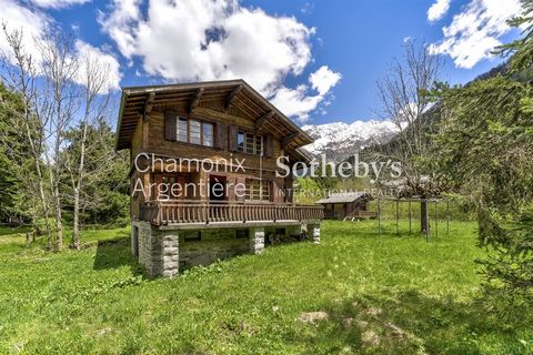 Chamonix Argentiere Sotheby's International Realty представляет Gianni, шале с тремя спальнями, расположенное на участке земли площадью 1398 м², в нескольких минутах ходьбы от горнолыжной станции Grands Montets. Расположенный во все более популярном ...