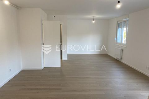 Zagreb, Gajnice, Karažnik, unfurnished open-space apartment of 45.83 m2 located on the 1st floor of a new building. It consists of a large open space, a kitchen, a hallway, a bathroom and a loggia of 2.16 m2. It has a storage area of 1.60 m2 (NKP 0.8...