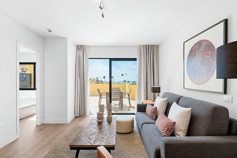 Marzysz o oazie komfortu na Teneryfie? Ramada Residences Costa Adeje sprawia, że tak się dzieje. Ten kompleks aparthotelowy położony jest na popularnym południowym wybrzeżu wyspy i oferuje nowoczesne, w pełni wyposażone apartamenty otoczone bujnymi s...