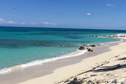 Eingebettet an den malerischen Ufern von Crooked Island liegt eine weitläufige, 100 Hektar große, unberührte Strandlandschaft, die dazu einlädt, inmitten der atemberaubenden Aussicht auf das Meer Gestalt anzunehmen. Dieses makellose Anwesen befindet ...