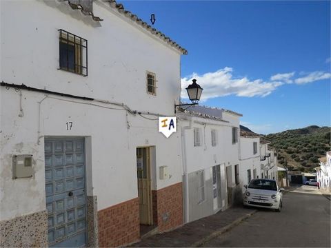 Jetzt Festpreis von 19.999 Euro, komplett mit IKEA-Möbeln im Wohnbereich. Das Hotel liegt im beliebten La Carrasca in der Provinz Jaen in Andalusien, Spanien. Nehmen Sie die Dächer der Tierställe ab, um eine Dachterrasse für kühle Brisen und weitreic...