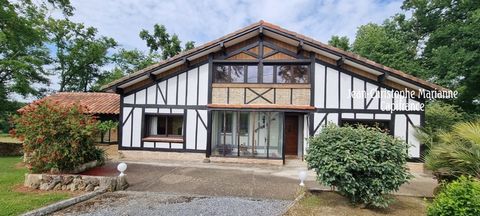 Dans la campagne verdoyante du Tursan, à 20 minutes dAire sur lAdour et moins dune heure de Pau, cette maison landaise de caractère vous envoutera par son charme. Elle se dresse sur une propriété de 10705m², arborée et paysagée avec goût, dans une im...