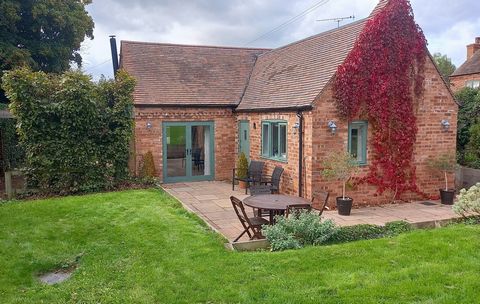 This former detached Chapel has been lovingly restored in 2017 to a luxurious detached cosy home, set within the heart and tranquillity of rural Worcestershire. The property is beautifully presented and has three bedrooms and two bathrooms. It has a ...